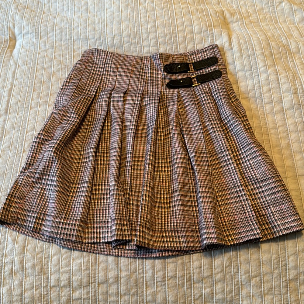 Girls pink and black plaid skirt
